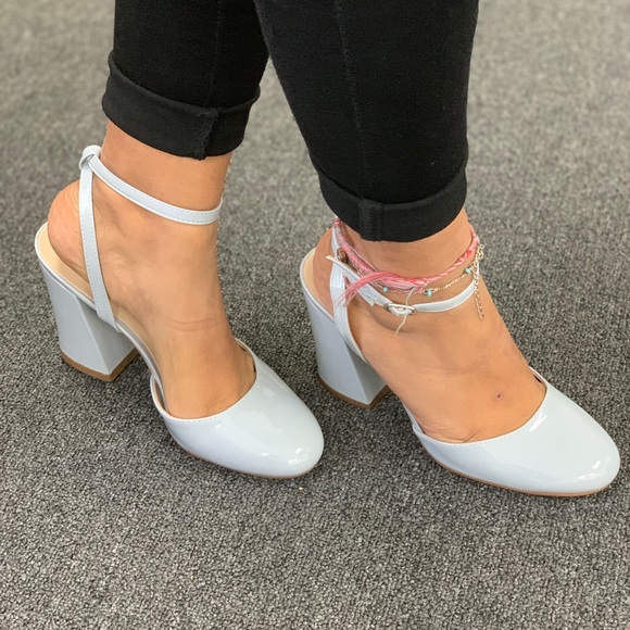 Ladies round toe ankle buckle chunky heels shoes - Picture 2 of 5